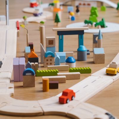 Blocuri de construit, elemente urbane, Plan Toys